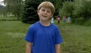 ’ویٹ اے منٹ ہو آر یو‘ کا چائلد اسٹار اب کس حال میں ہے؟ نئی ویڈیو سامنے آگئی 