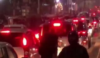 کراچی: شہر بھر میں ٹریفک جام، گاڑیوں کی لائنیں لگ گئیں 