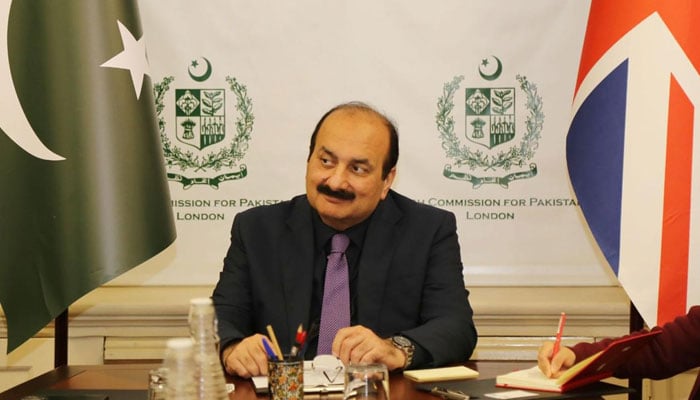 کیس جھوٹے ہیں تو بانی PTI عدالتوں کا سامنا کرنے سے کیوں ڈرتے ہیں، رانامشہود