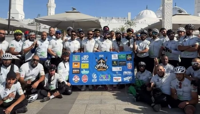 برطانوی نژاد پاکستانی نوجوانوں کا مکہ سے مدینہ تک سائیکل پر تاریخی سفر