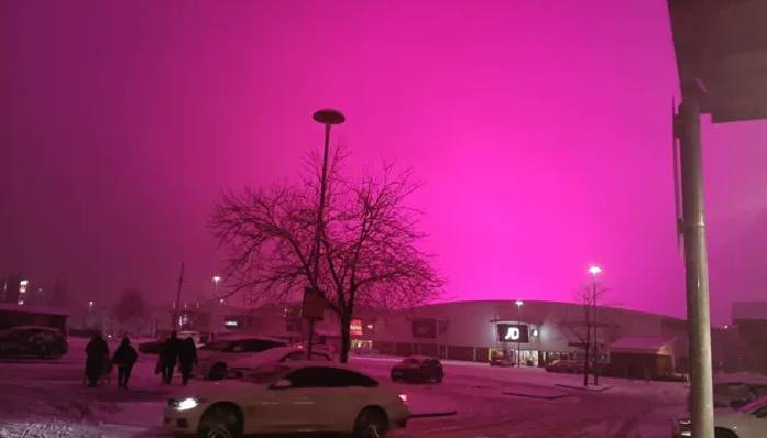 What caused unusual pink sky over Birmingham?