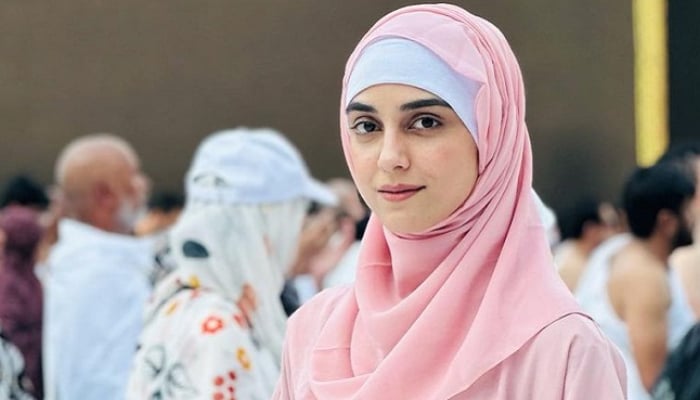 Maya Ali offers peek into her spiritual journey at the Holy Kaaba