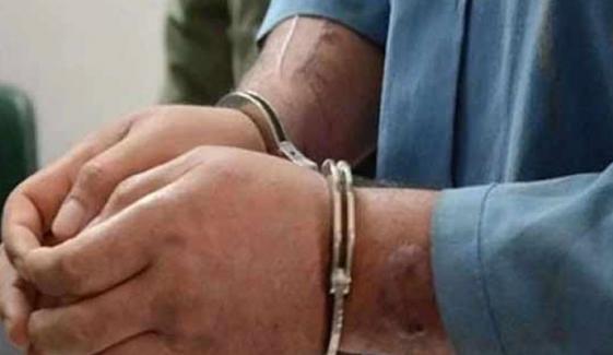 کراچی: شادمان ٹاؤن میں بیوی کو قتل کرنے والا پولیس افسر گرفتار