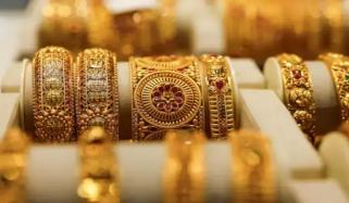 کاروباری ہفتے کے آخری روز فی تولہ سونا 3700 روپے مہنگا ہوگیا