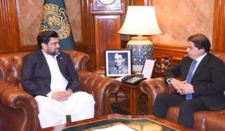 گورنر سندھ سے وفاقی وزیر ریلوے حنیف عباسی کی ملاقات