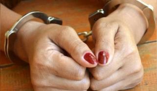 لاڑکانہ میں منشیات کے الزام میں لیڈی کانسٹیبل گرفتار