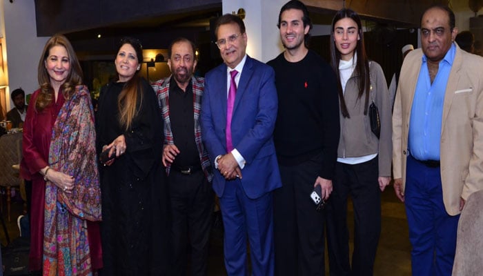 بہروز سبزواری کے انڈسٹری میں 50 برس مکمل، نامور فنکاروں کا خراج تحسین