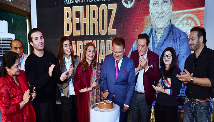 بہروز سبزواری کے انڈسٹری میں 50 برس مکمل، نامور فنکاروں کا خراج تحسین