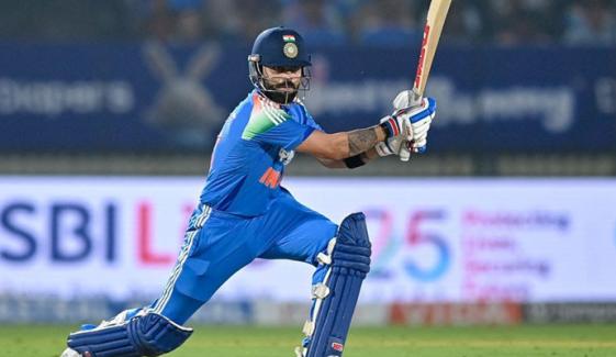 ویرات کوہلی نے اپنی تمام تر ٹرافیز والدہ کو بھیجنے کی وجہ بتادی