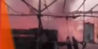 کراچی کے علاقے گلشن معمار میں فیکٹری میں آگ لگ گئی