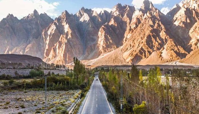 پاسو کونز کا دلکش نظارہ — سوشل میڈیا