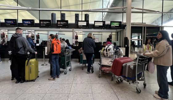 لندن: ہیتھرو ایئرپورٹ پر پہلی مرتبہ مسافروں کی تعداد 84 ملین سے بڑھ گئی