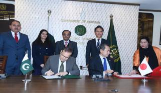 جاپان، پنجاب میں بچوں کی صحت کی دیکھ بھال کیلئے فنڈز دیگا، معاہدے پر دستخط
