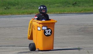 66 میل فی گھنٹہ کی رفتار سے چلنے والا تیز ترین کوژے دان تیار