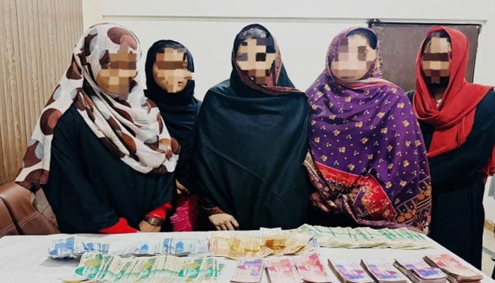 کراچی: چوری میں ملوث گھریلو ملازماؤں کا منظم گینگ پکڑا گیا