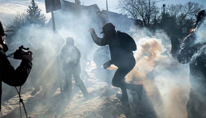 ICE agent shoots Minneapolis man in leg after alleged attack