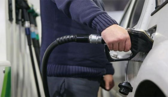 برطانیہ میں متعدد پیٹرول پمپس سے ڈیزل کی فروخت ختم ہونے کا امکان