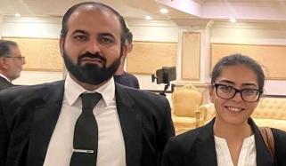 متنازع ٹوئٹس کیس: ایمان مزاری اور ہادی علی چٹھہ کو گرفتار کر کے پیش کرنے کا حکم