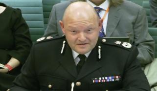 پولیس اینڈ کرائم کمشنر سائمن فوسٹر کا چیف کانسٹیبل کریگ گلفورڈ کی برطرفی سے انکار 