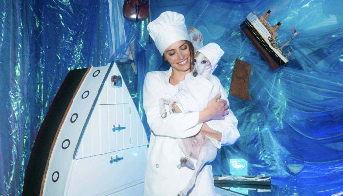 Titanic fan brings ship to life with mind-blowing apartment makeover