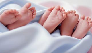 عمرکوٹ: خاتون کے ہاں بیک وقت 3 بچوں کی پیدائش