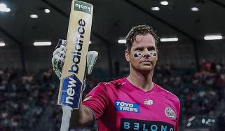 بگ بیش لیگ: اسٹیو اسمتھ کی برق رفتار سنچری، ٹیم کو کامیابی دلوادی