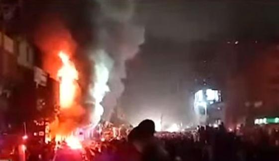 کراچی: ایم اے جناح روڈ پر شاپنگ پلازہ میں آتشزدگی، 5 افراد جاں بحق 