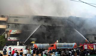 سنا تھا گل پلازا میں سیل لگی ہے کیا پتا تھا موت کی لگی ہے ،شہری