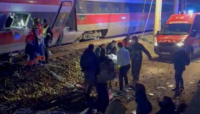 Spain train crash: 21 dead, over 100 injured after high-speed train collision