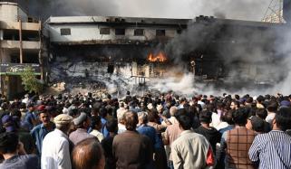 گل پلازا کی آتشزدگی میں تخریب کاری کے شواہد نہیں ملے: ایڈیشنل آئی جی کراچی