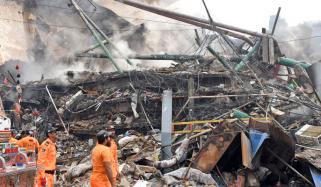 کراچی میں گل پلازا سانحے میں لاپتہ ہونے والے افراد کی تعداد 73 ہو گئی