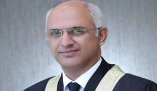 سلامی بیوی کی ہوتی ہے، اچھی زندگی گزارنی ہے تو ان سے سلامی مت لیں: جسٹس محسن اختر کیانی