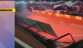 کراچی: گل پلازا میں آگ لگنے کے فوری بعد کی ویڈیو سامنے آگئی