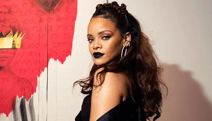 Major blunder by Rihannas bodyguard leaves singer in unexpected chaos