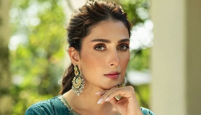 Ayeza Khan gets emotional over Gul Plaza tragedy: ‘Such sorrow’