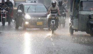 کراچی میں کل وقفے وقفے سے گرج چمک کیساتھ بارش کا امکان 