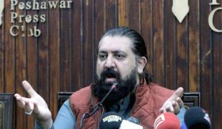 بانی پی ٹی آئی کی خیریت کےبارےمیں کوئی معلومات نہیں مل رہیں: شیخ وقاص اکرم