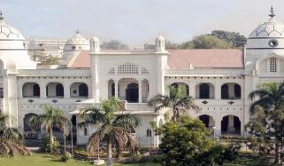 لاہور: کنگ ایڈورڈ یونیورسٹی میں طالبہ کی خودکشی کی کوشش، حالت خطرے سے باہر