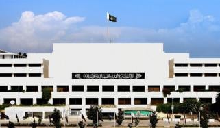 آئین کے آرٹیکل 51 اور 106 میں ترمیم کا بل قومی اسمبلی میں پیش