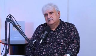 اشرافیہ کے بچوں کی شادیوں میں بھارتی ڈیزائنرز کے ملبوسات؟ خالد انعم نے اہم سوال اُٹھا دیا