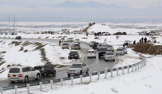 کوئٹہ: ہنہ اور اوڑک میں برفباری، رش کے باعث ٹریفک جام 