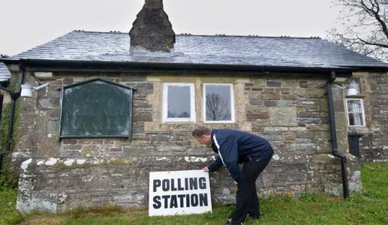 انگلینڈ کے 29 علاقوں میں بلدیاتی انتخابات مؤخر، کونسلوں کی تنظیمِ نو کا فیصلہ