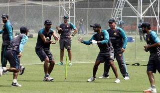 پاکستان کے سابق اور موجودہ کرکٹرز کے ساتھ مبینہ فراڈ