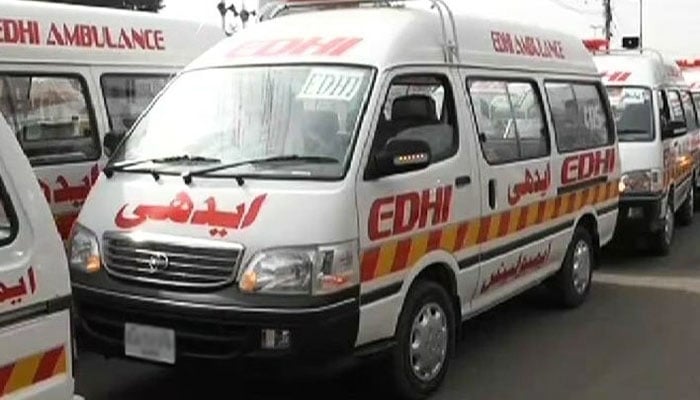 جامشورو: کار اور ٹرک میں ٹکر  سے 8 افراد جاں بحق