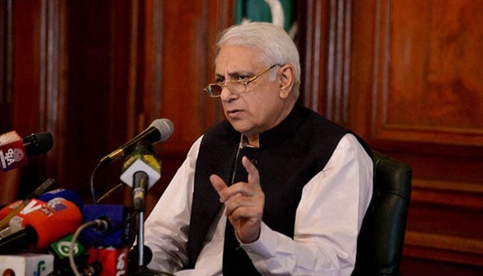 سابق اٹارنی جنرل عرفان قادر—فائل فوٹو