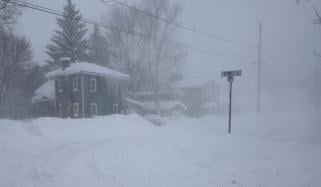 امریکا میں شدید برف باری، 18 ریاستوں میں ایمرجنسی نافذ