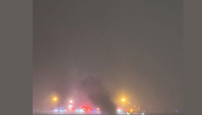 امریکا میں نجی طیارہ گر کر تباہ، 8 افراد سوار تھے