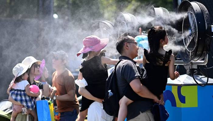 Australian Open matches rescheduled as Melbourne faces extreme heat