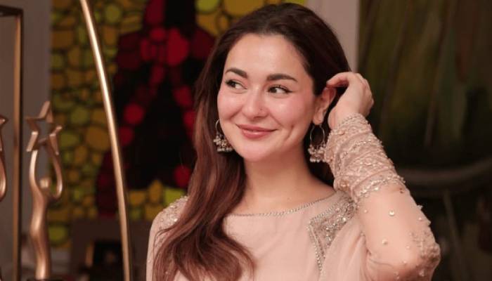 Hania Amir’s cousin spills truth about dimple surgery rumours