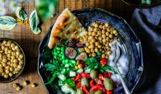 ’ویگن ڈائیٹ‘ سے اہم ترین وٹامن کی کمی کا خطرہ بڑھ سکتا ہے: ماہرین